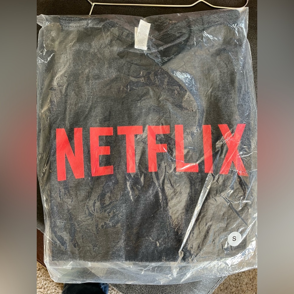 Netflix Graphic Gray T-Shirt